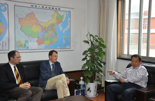 赵忠常务副校长会见Harm Kuper院长一行